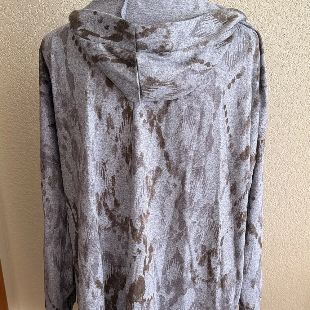 LuLaRoe Cozy Patterned Cardigan - Picture 2 of 3
